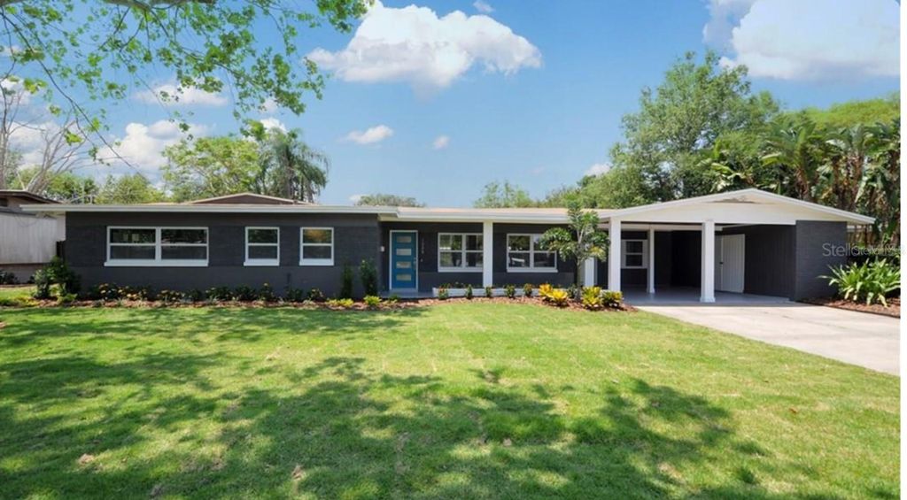 Photo of 1208 Roscomare Avenue, Orlando, FL 32806 (MLS # O6391093)