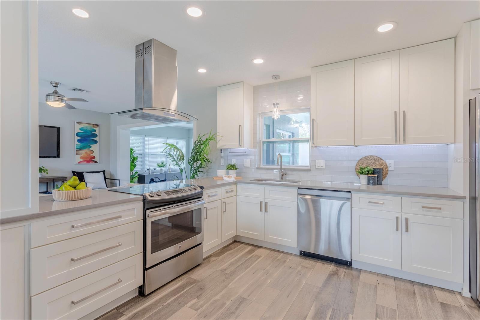 DOVER SHORES SIXTH ADD - Residential