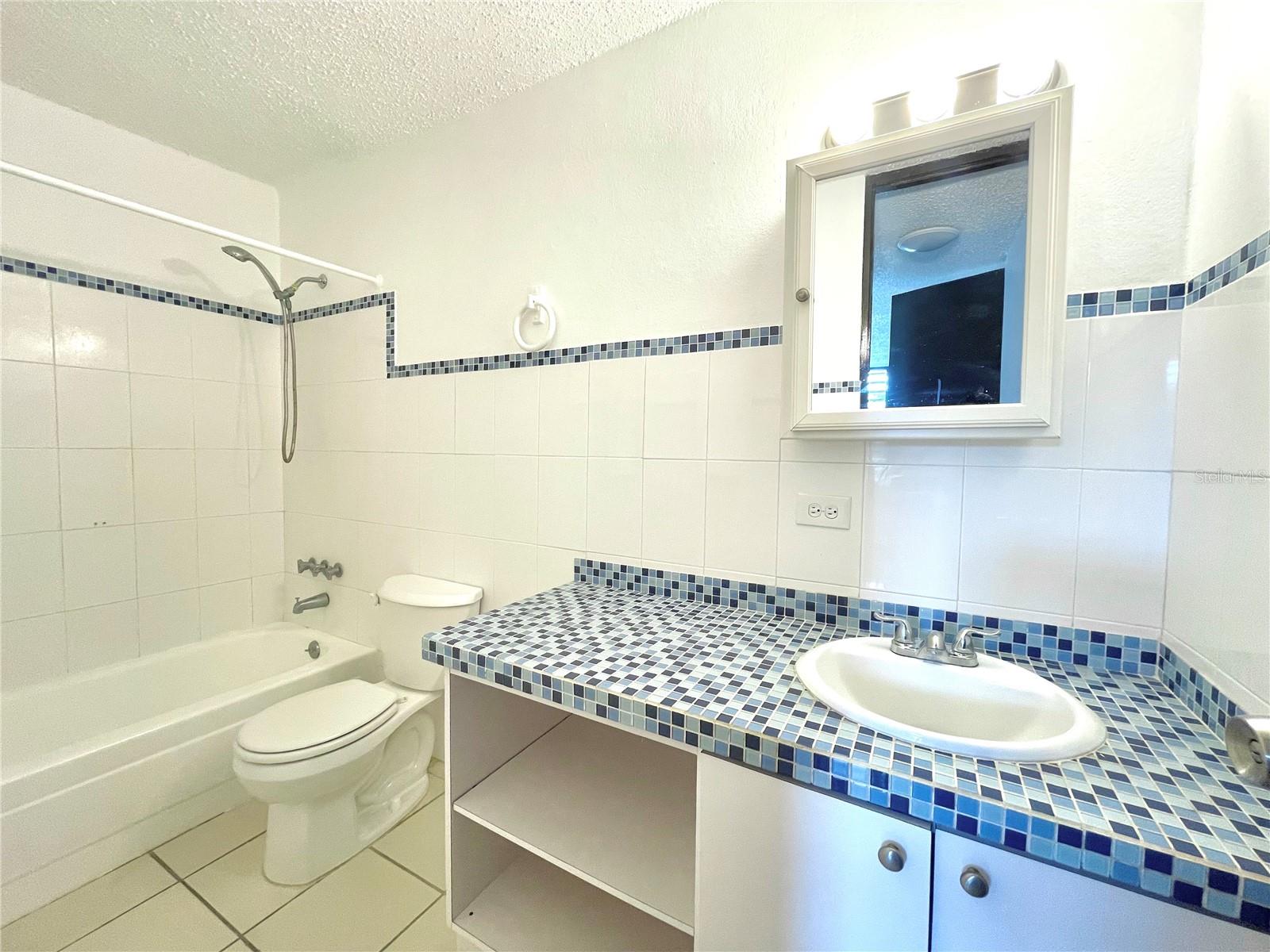 ISLA VERDE - Residential Lease