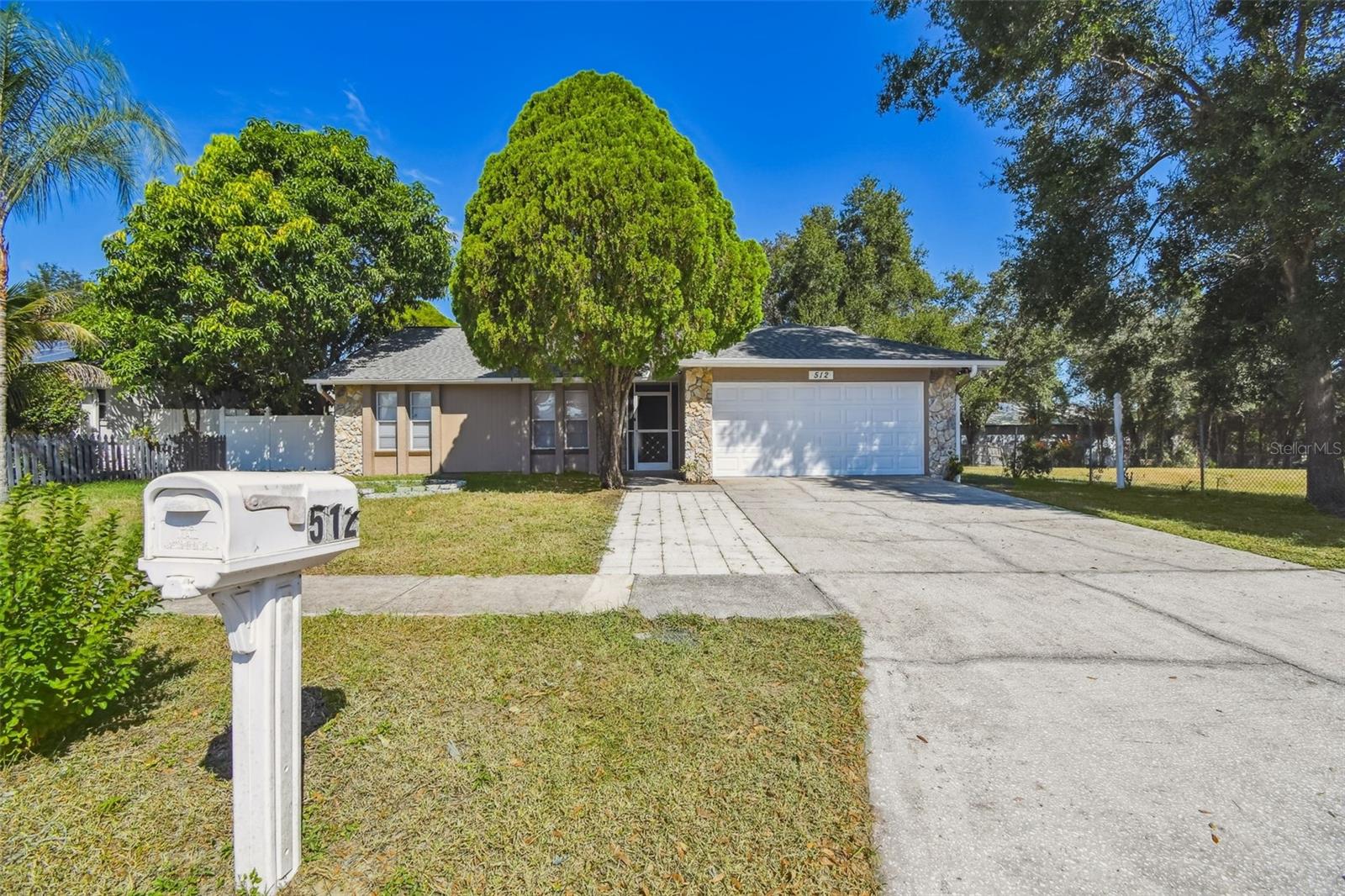 512 MAHOGANY DRIVE