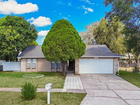 Photo of 512 Mahogany Drive, Seffner, FL 33584 (MLS # TB8441608) Photo of 512 Mahogany Drive, Seffner, FL 33584 (MLS # TB8441608)