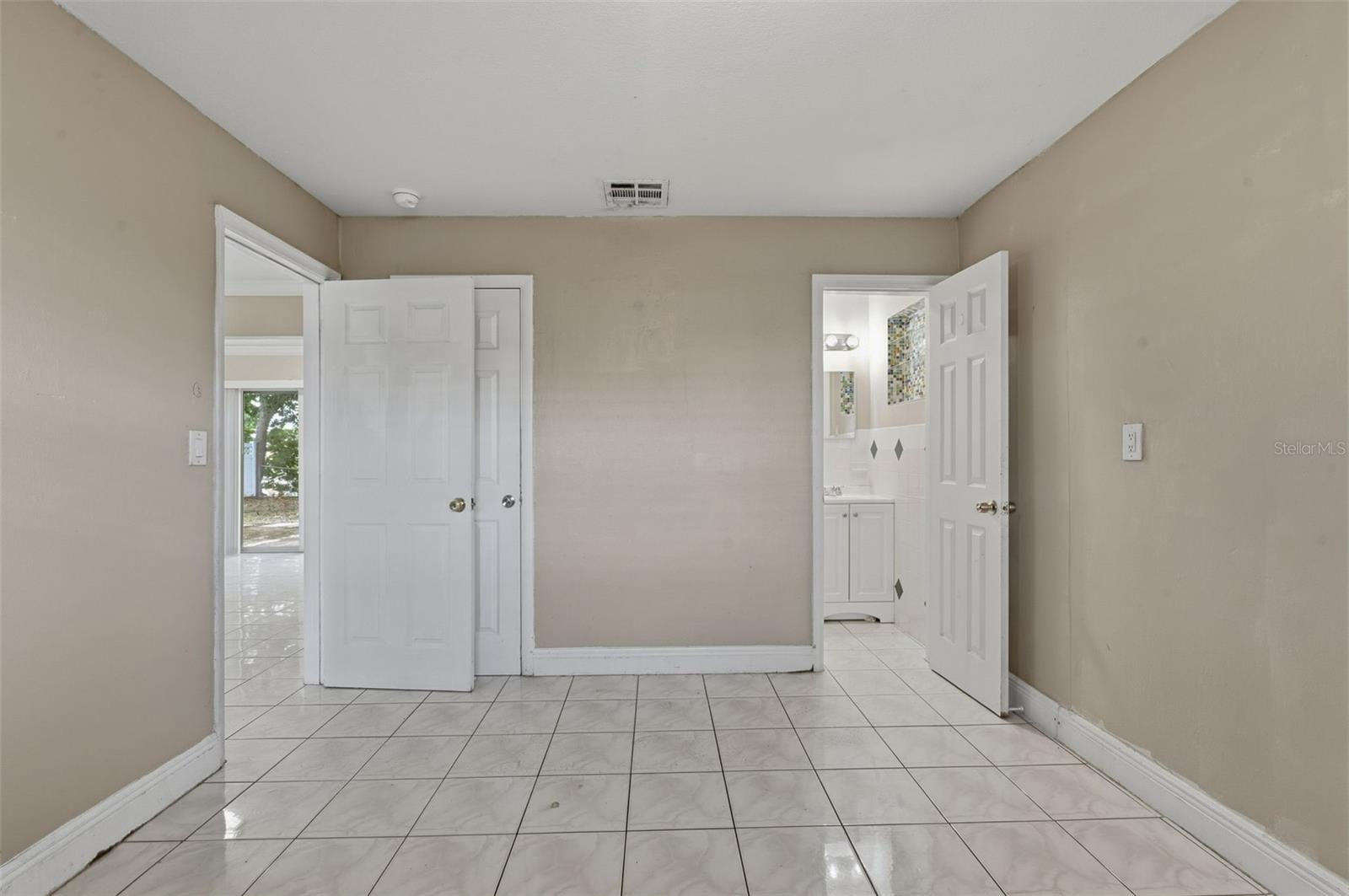 FAIRGATE 53-19 B - Residential