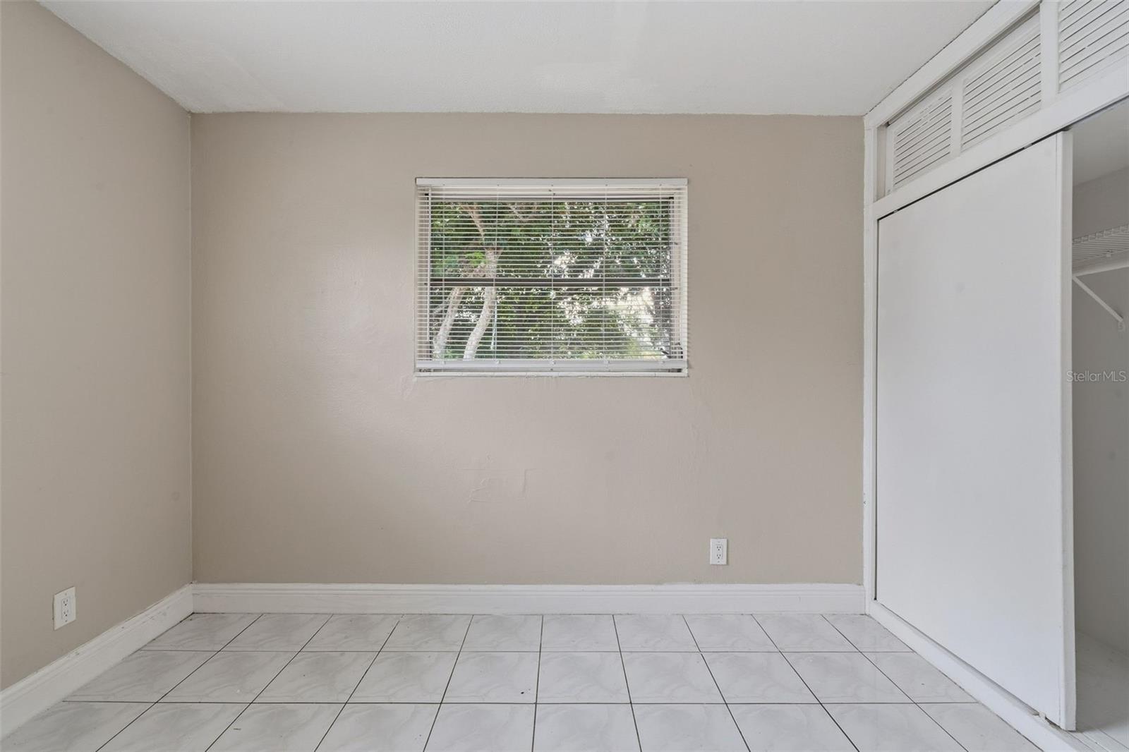 FAIRGATE 53-19 B - Residential