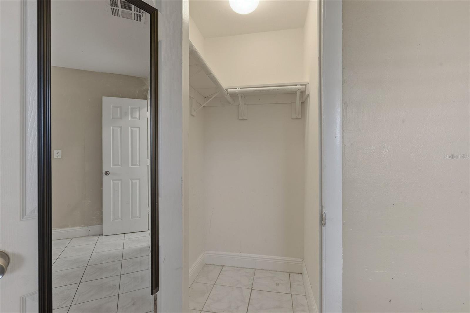 FAIRGATE 53-19 B - Residential