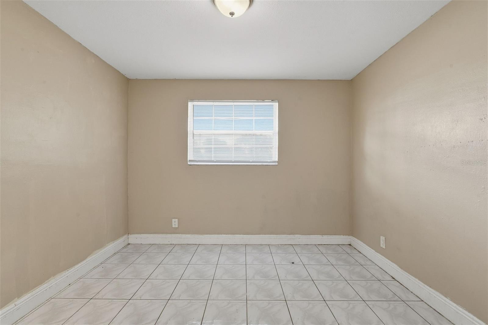 FAIRGATE 53-19 B - Residential