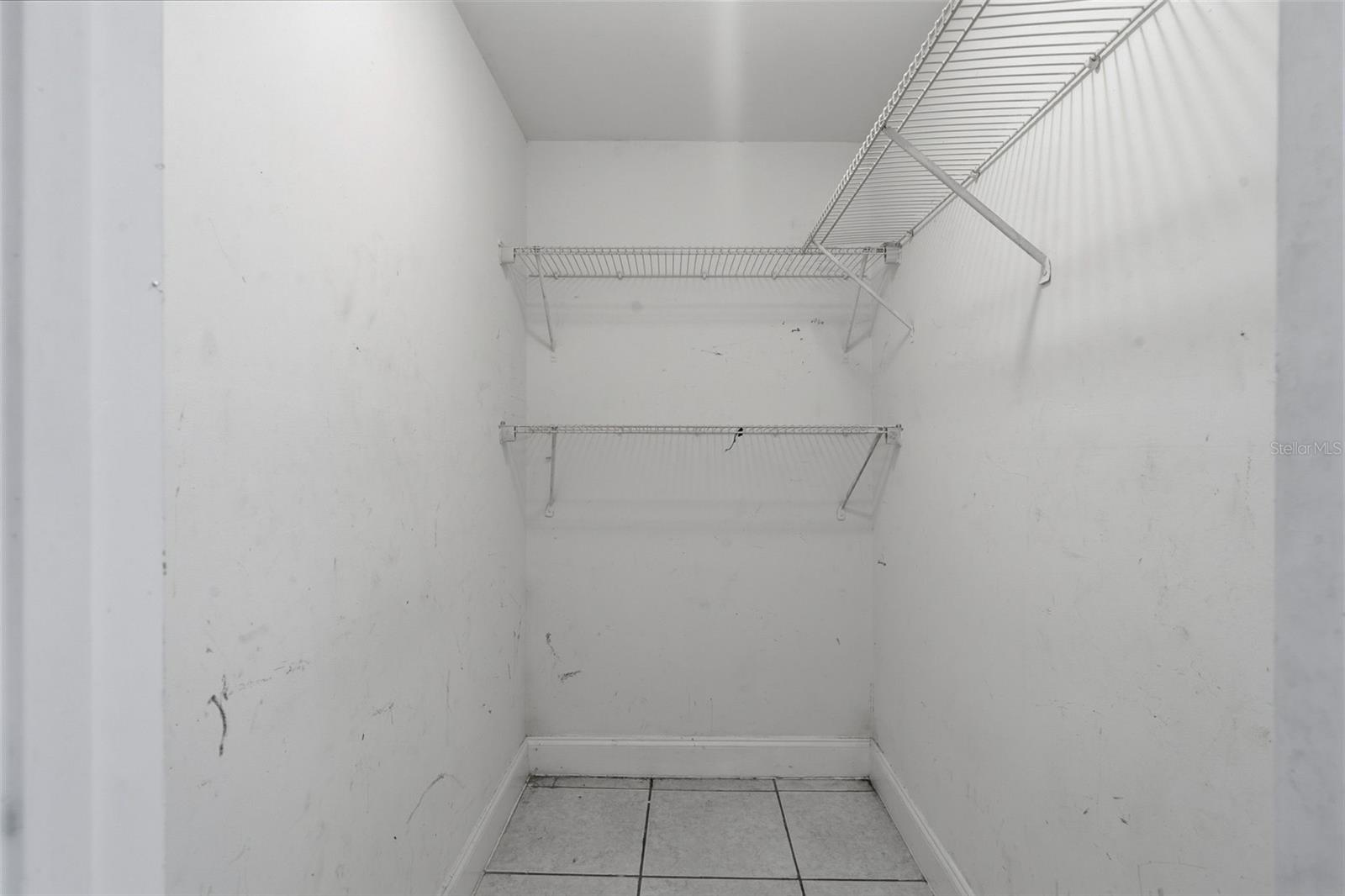 FAIRGATE 53-19 B - Residential