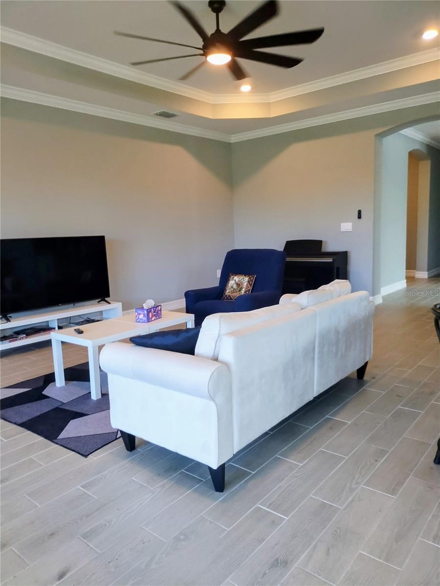 TOSCANA ISLES PH 6 UN 2 - Residential