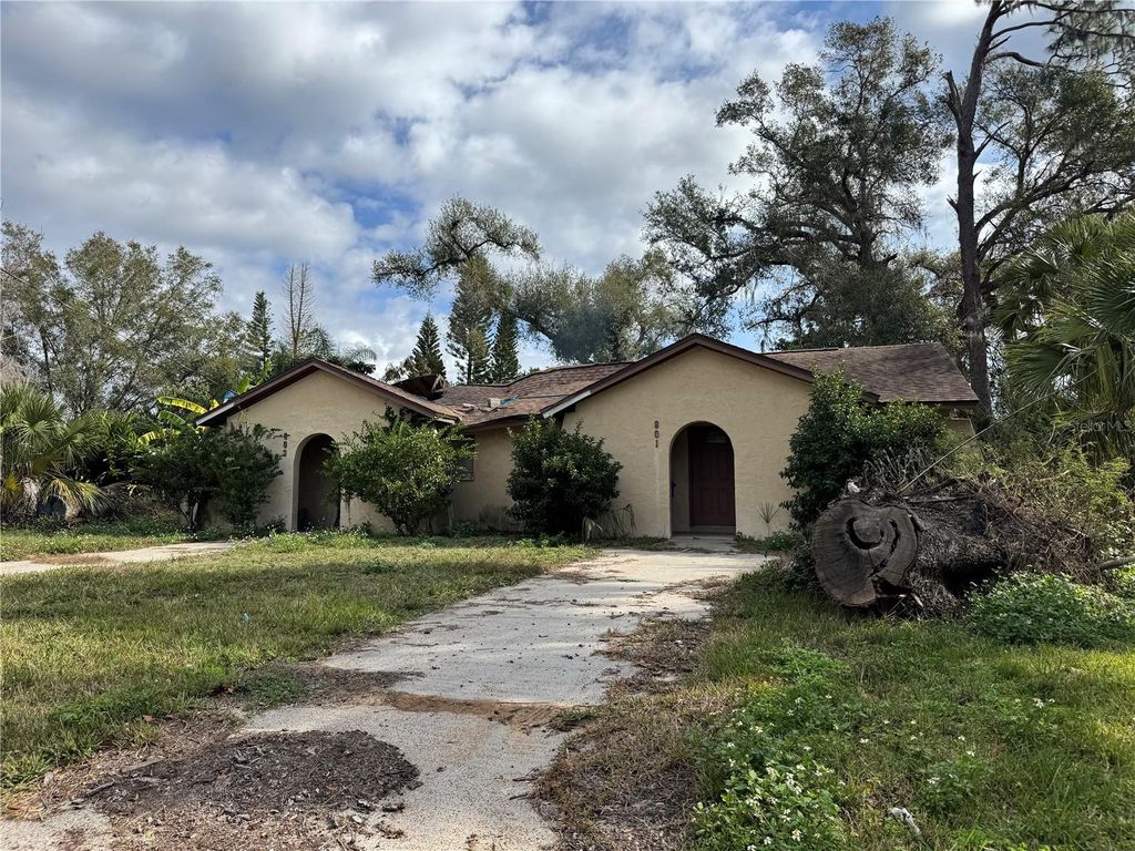 Photo of 801 N Kingsway Road, Seffner, FL 33584 (MLS # TB8463986)