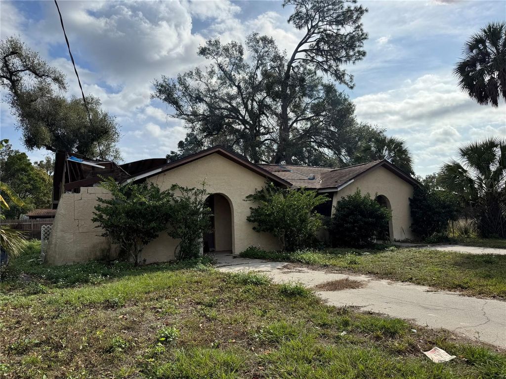 Photo of 801 N Kingsway Road, Seffner, FL 33584 (MLS # TB8463986)