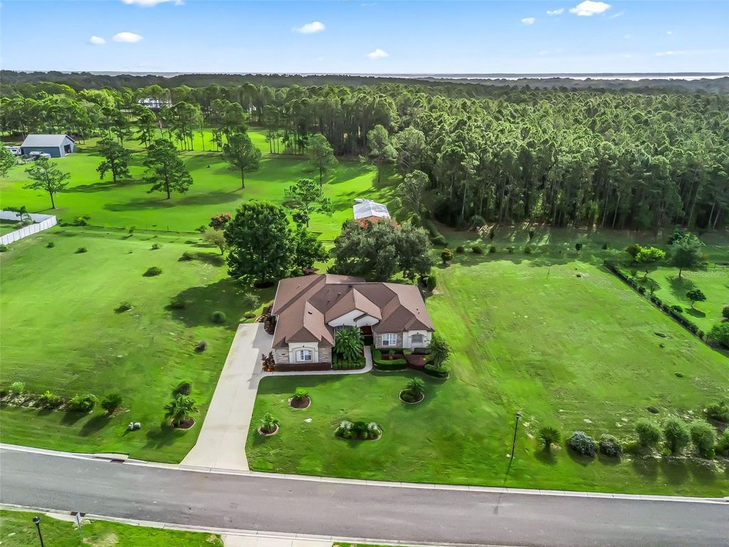 Photo of 31318 Sunny Meadow Court, Leesburg, FL 34748 (MLS # G5103193)