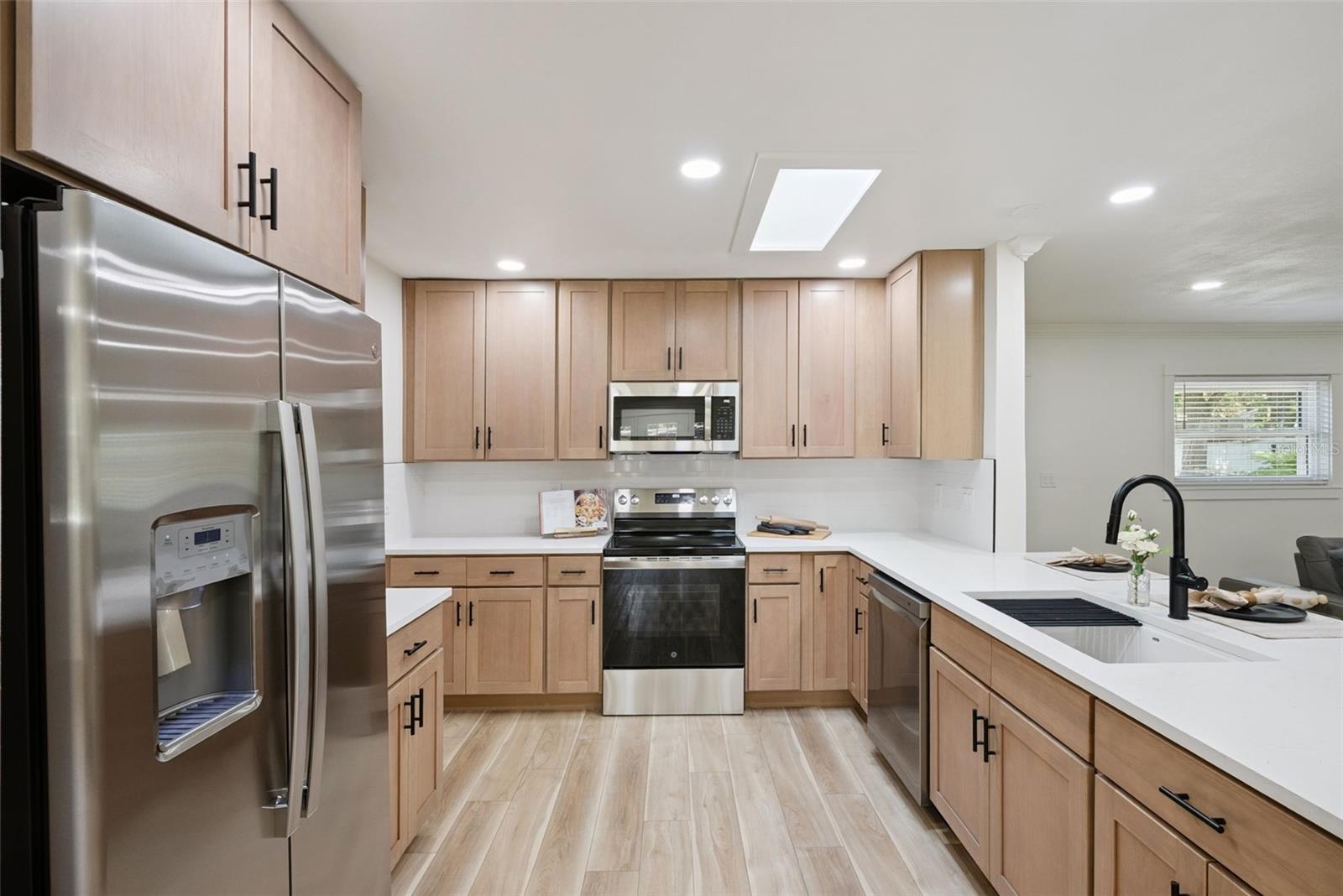 370 SULTANA LANE