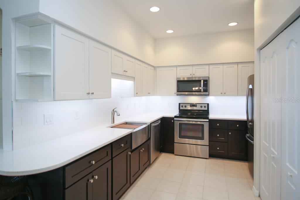 HIDDEN LAKE PH 1 - Residential Lease