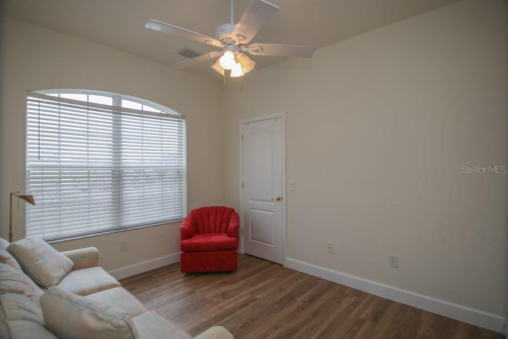 HIDDEN LAKE PH 1 - Residential Lease