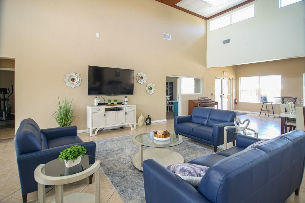 HIDDEN LAKE PH 1 - Residential Lease