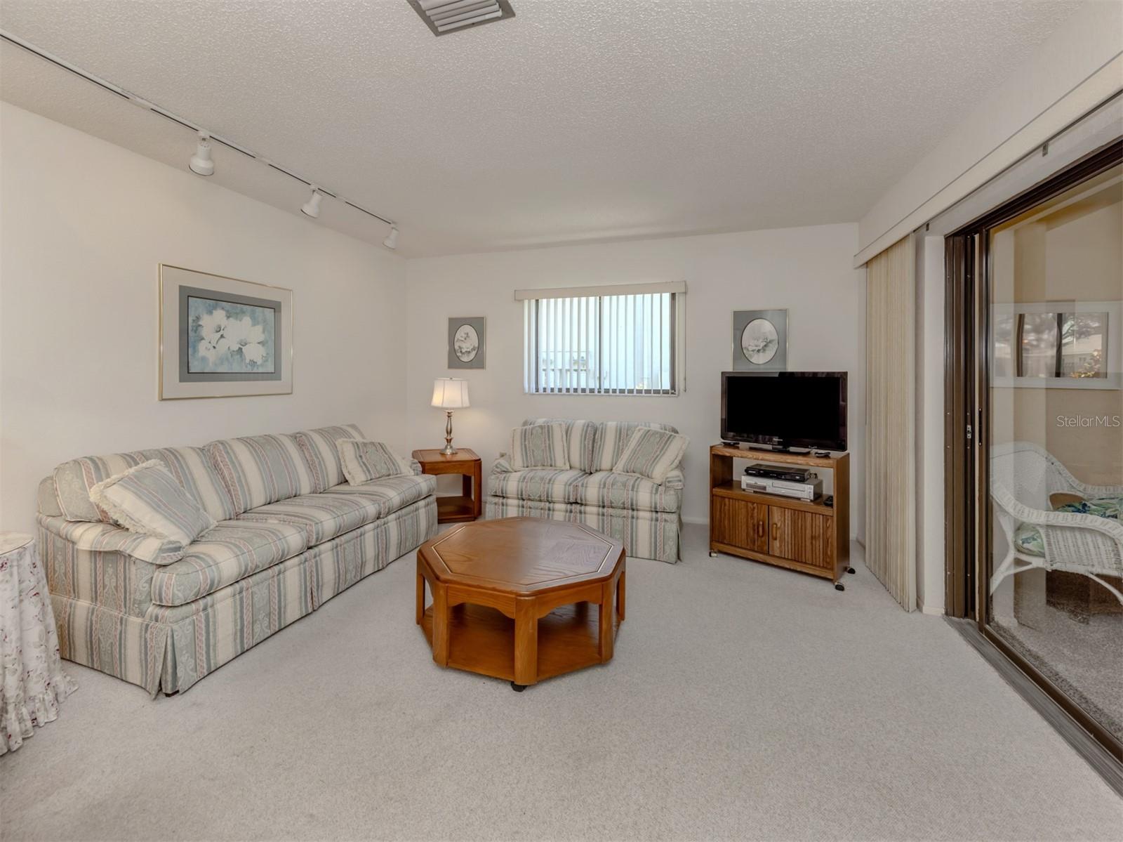 1708 BONITAS CIRCLE 1726A