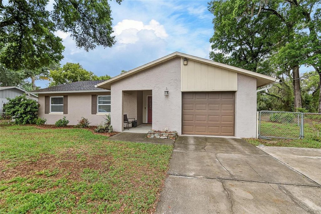 Photo of 2701 Brandon View Drive, Brandon, FL 33511 (MLS # TB8493380)