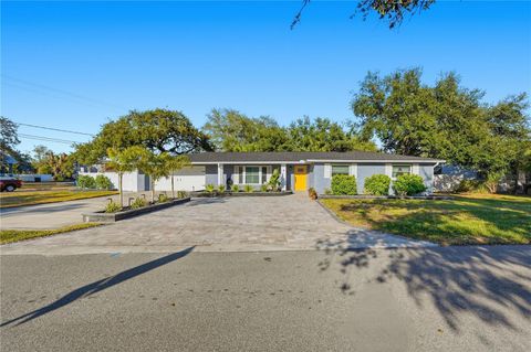 Photo of 6302 S Selbourne Avenue, Tampa, FL 33611 (MLS # TB8474690)