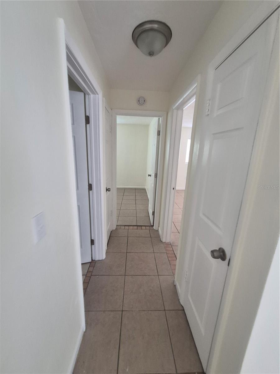 BEVERLY HILLS UNIT 02 - Residential Lease