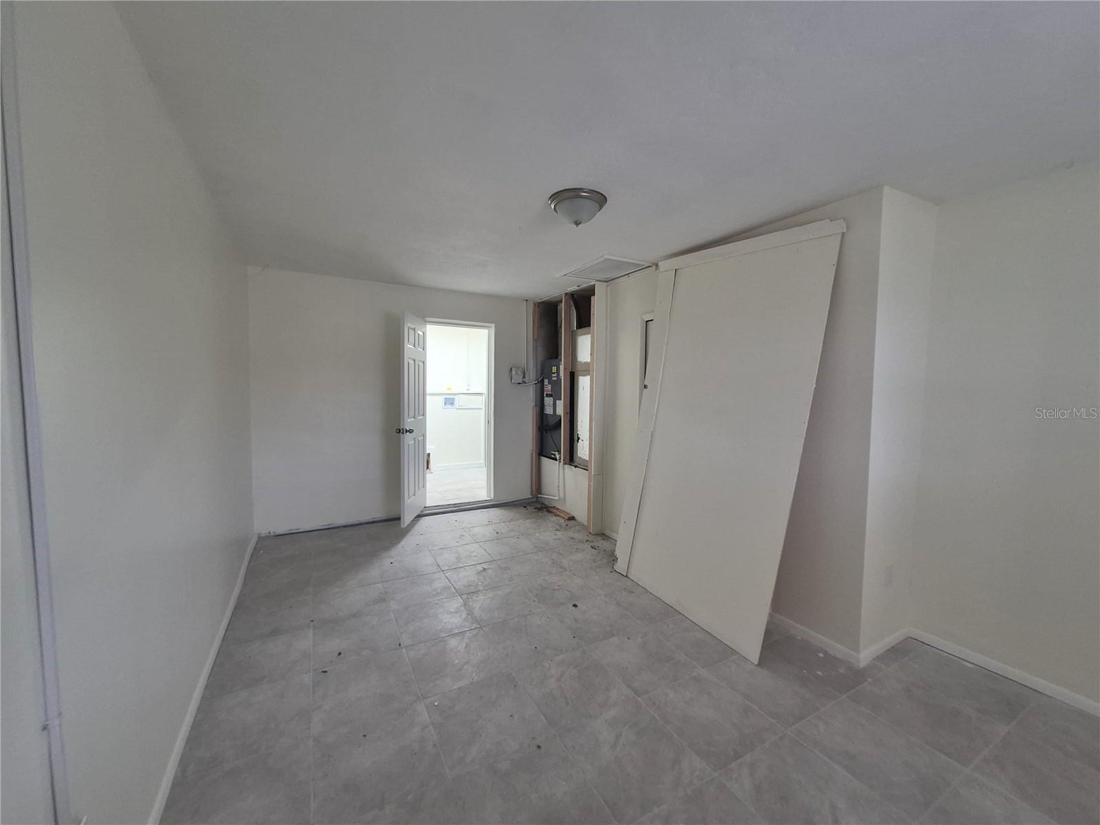 BEVERLY HILLS UNIT 02 - Residential Lease