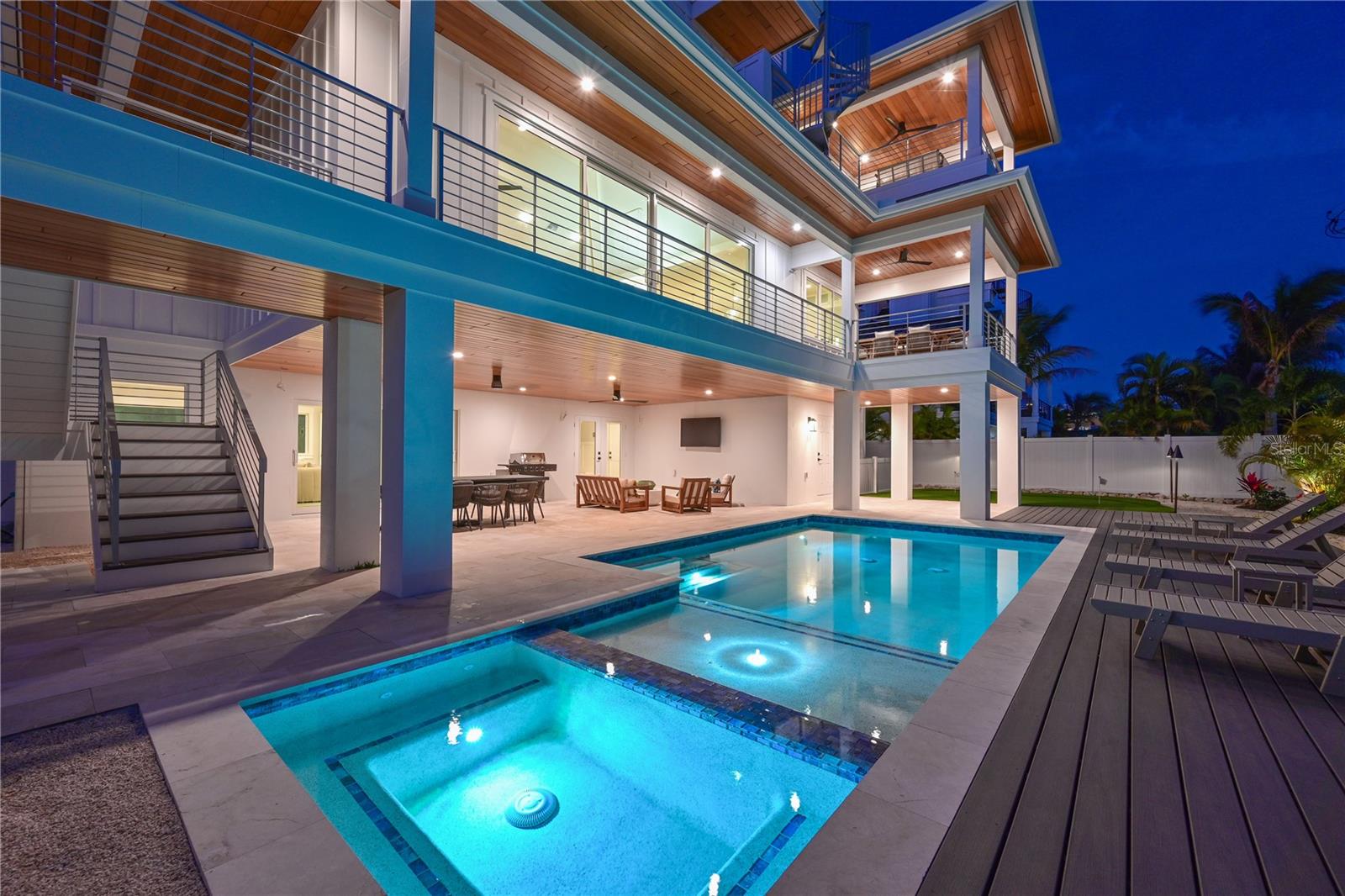 HOLMES BEACH 11TH UNIT - Residential