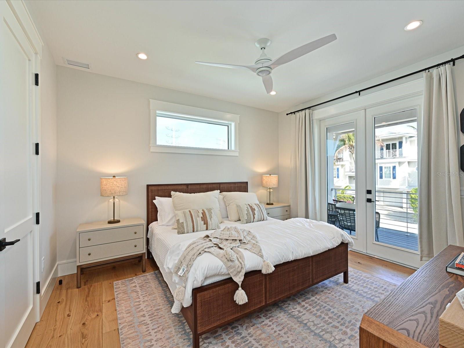 HOLMES BEACH 11TH UNIT - Residential