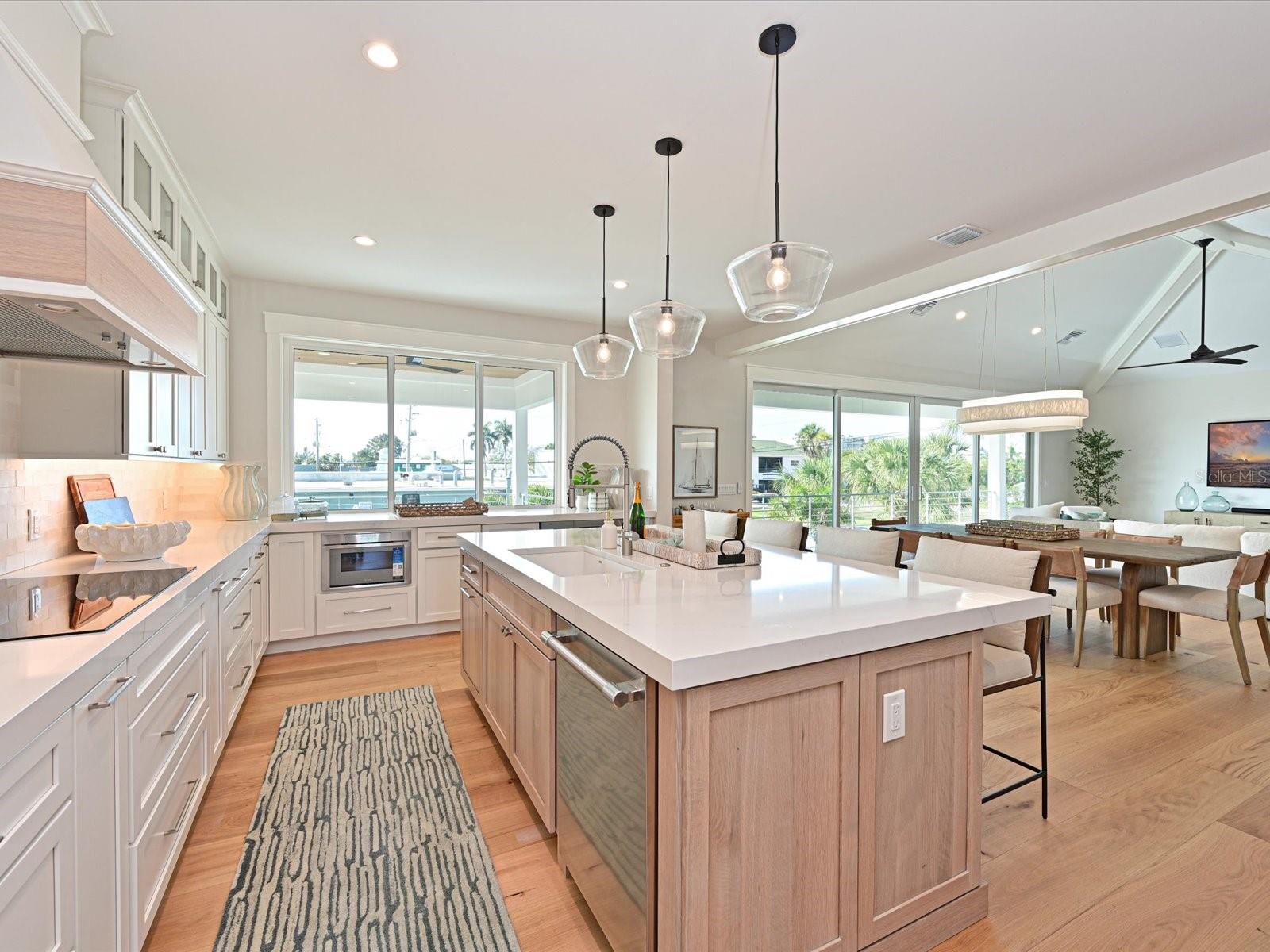 HOLMES BEACH 11TH UNIT - Residential