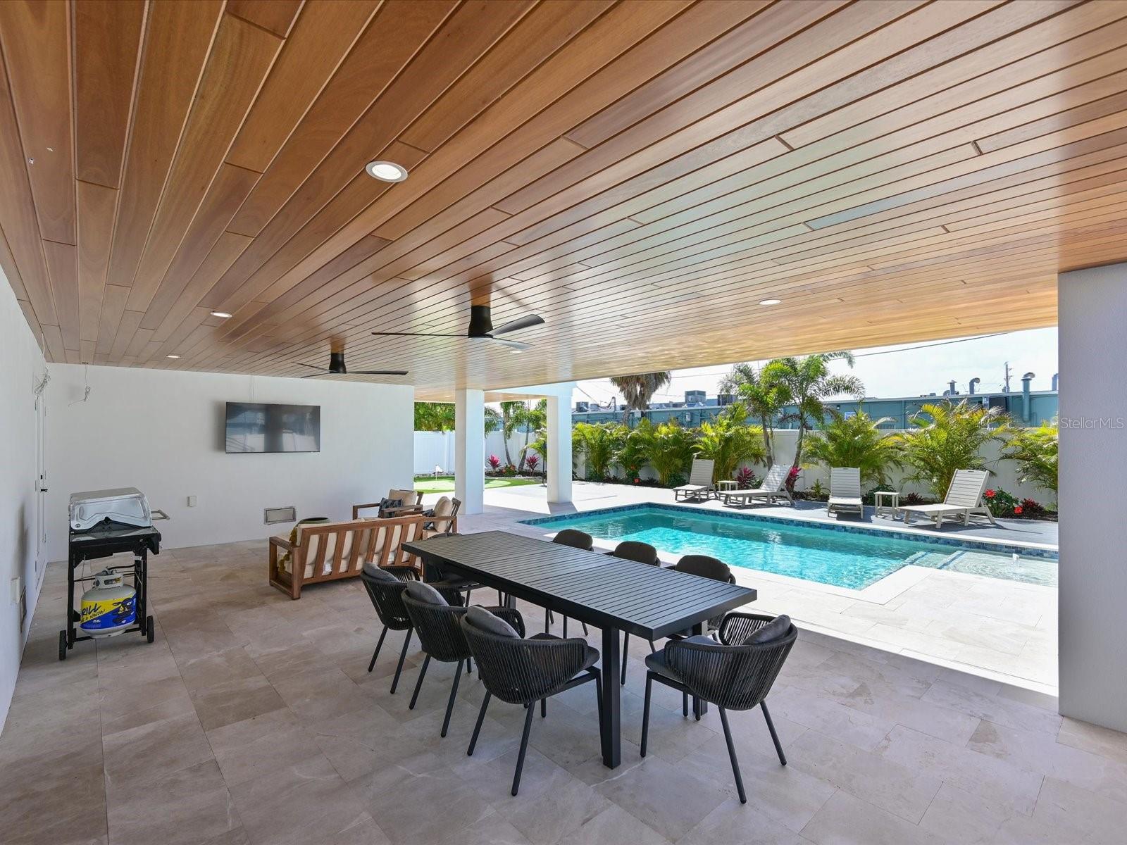 HOLMES BEACH 11TH UNIT - Residential