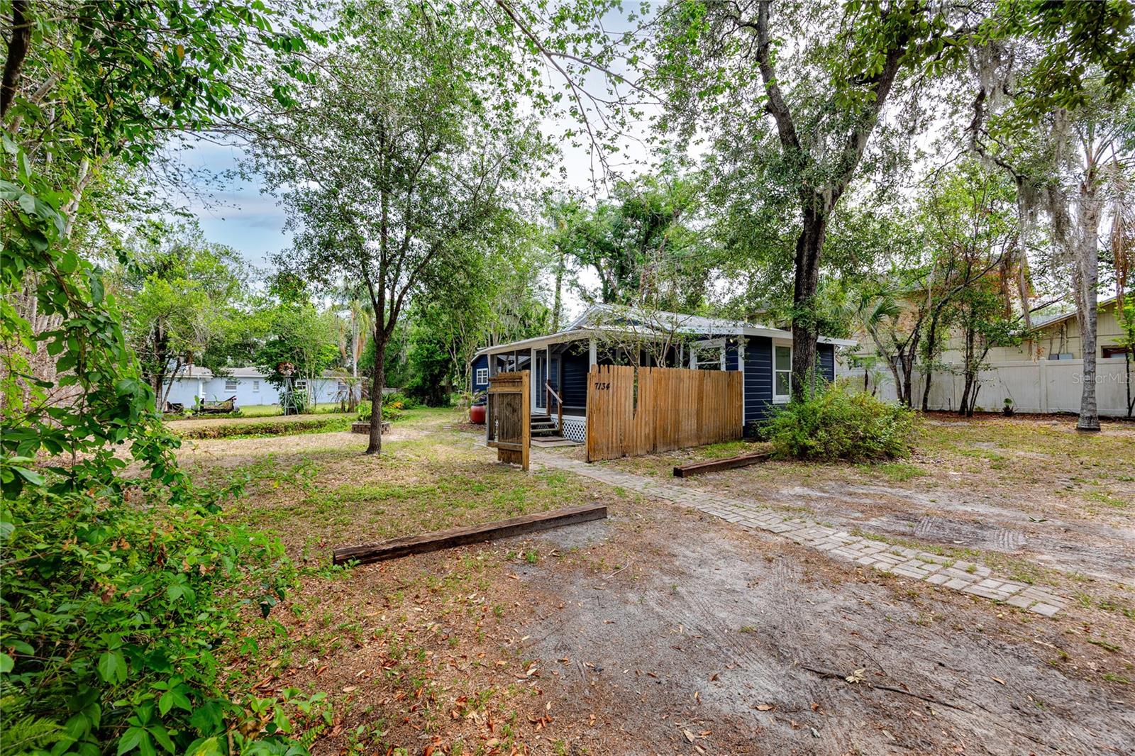 TEMPLE TERRACE ESTATES - Residential