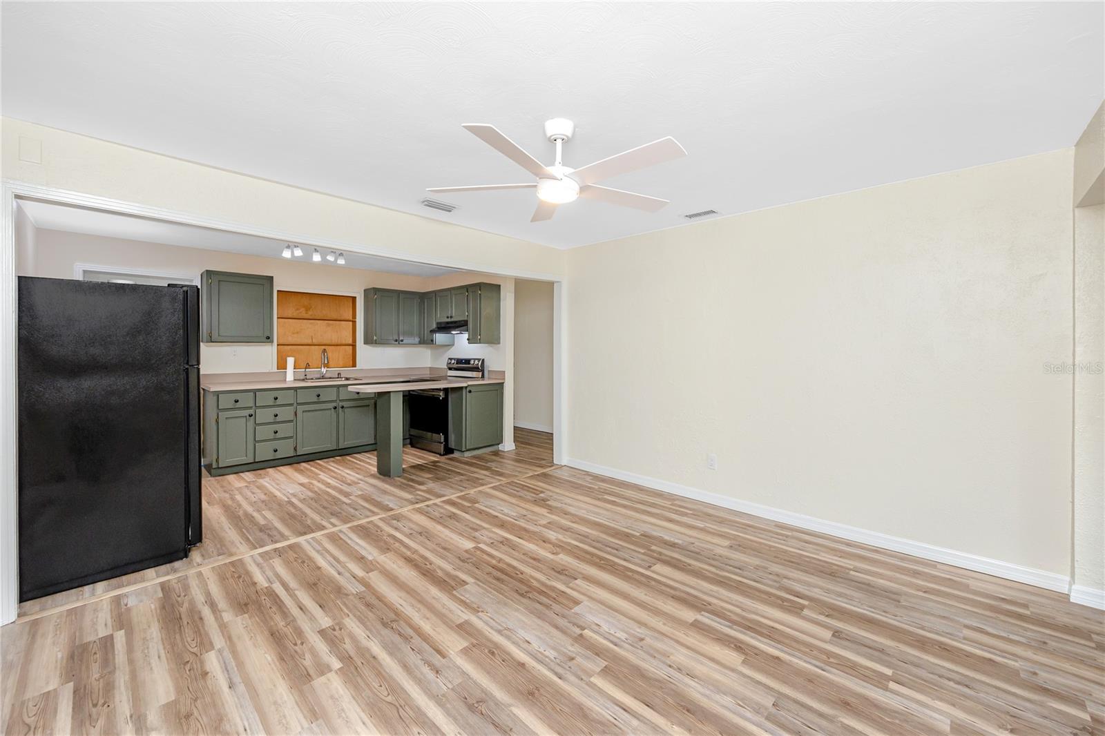 TEMPLE TERRACE ESTATES - Residential