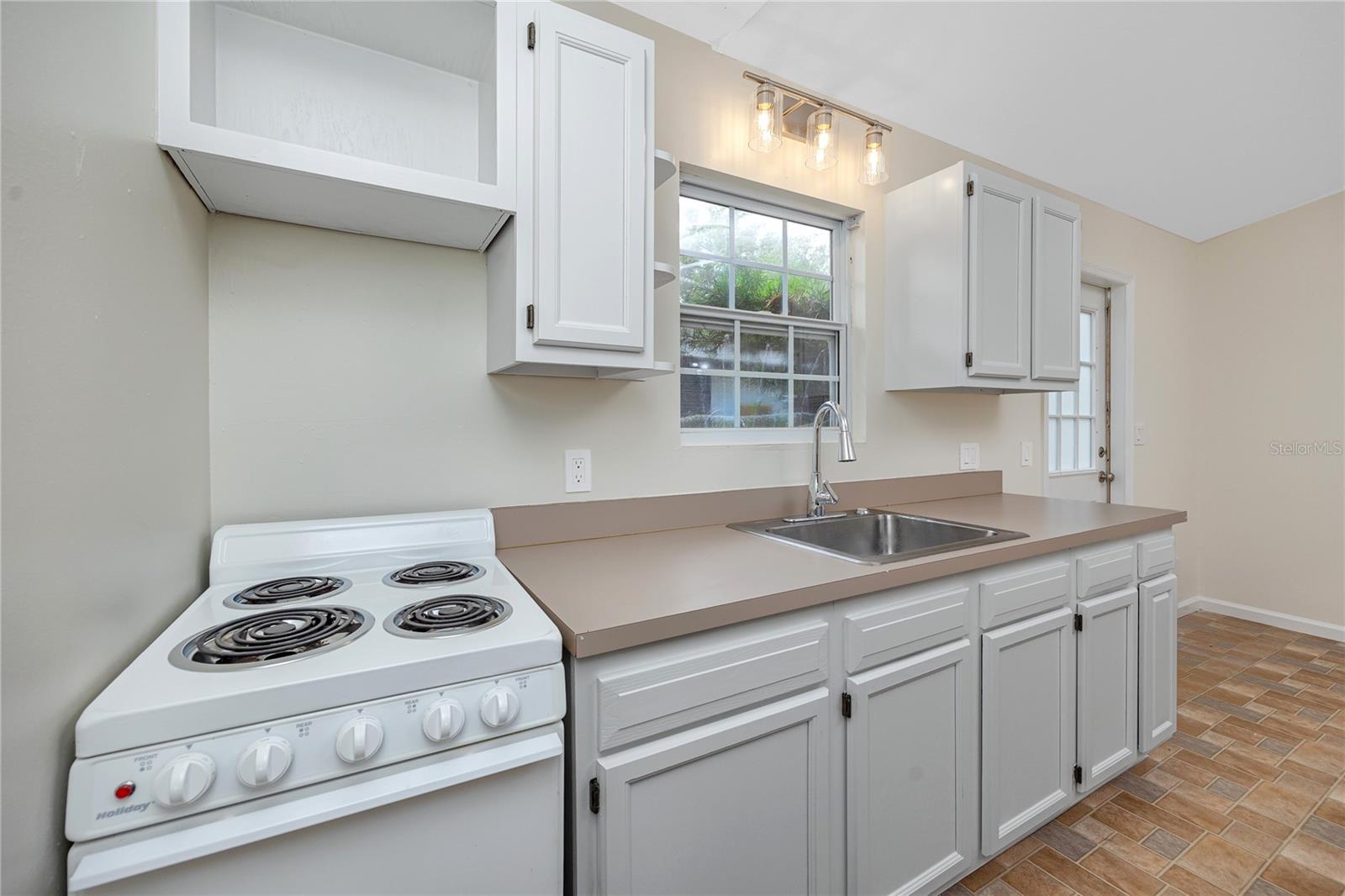 TEMPLE TERRACE ESTATES - Residential