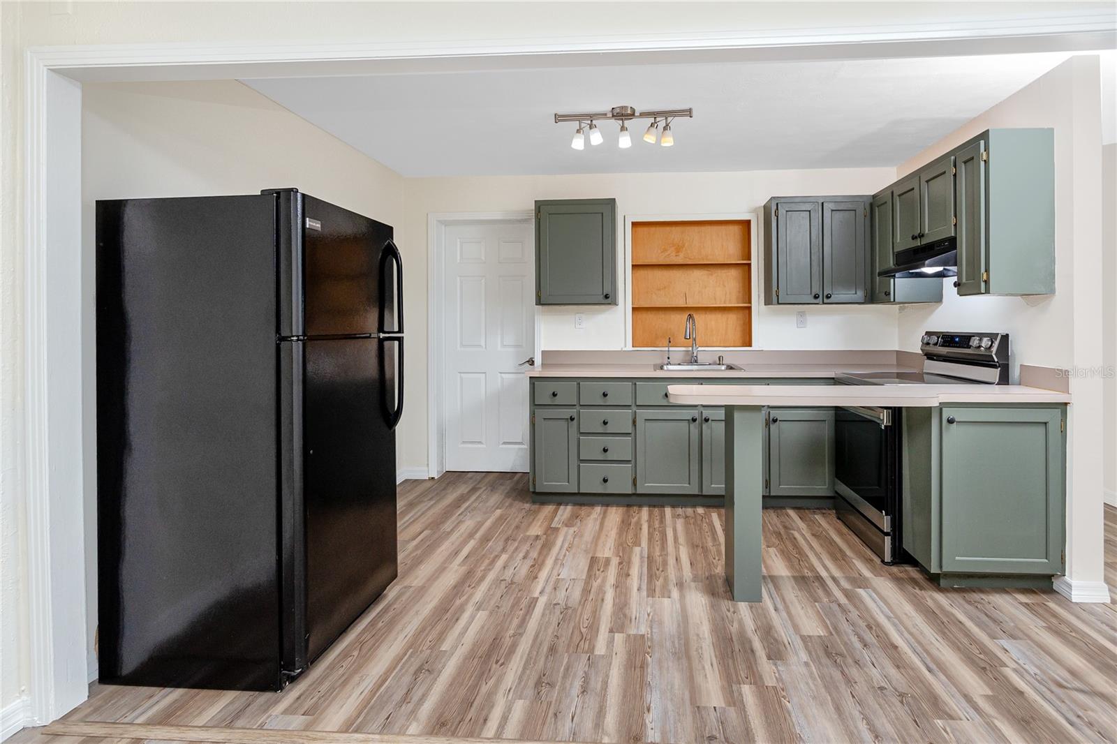 TEMPLE TERRACE ESTATES - Residential