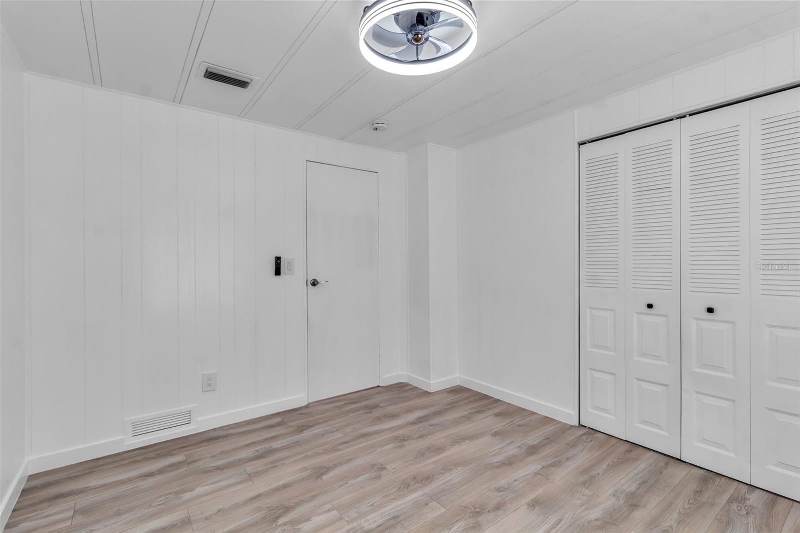 ALAMEDA ISLES - Residential Lease