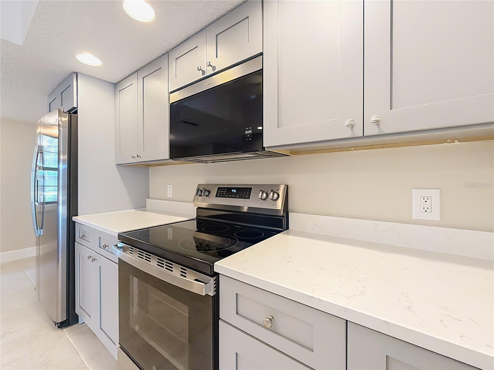 THE BAY VILLAS - Residential