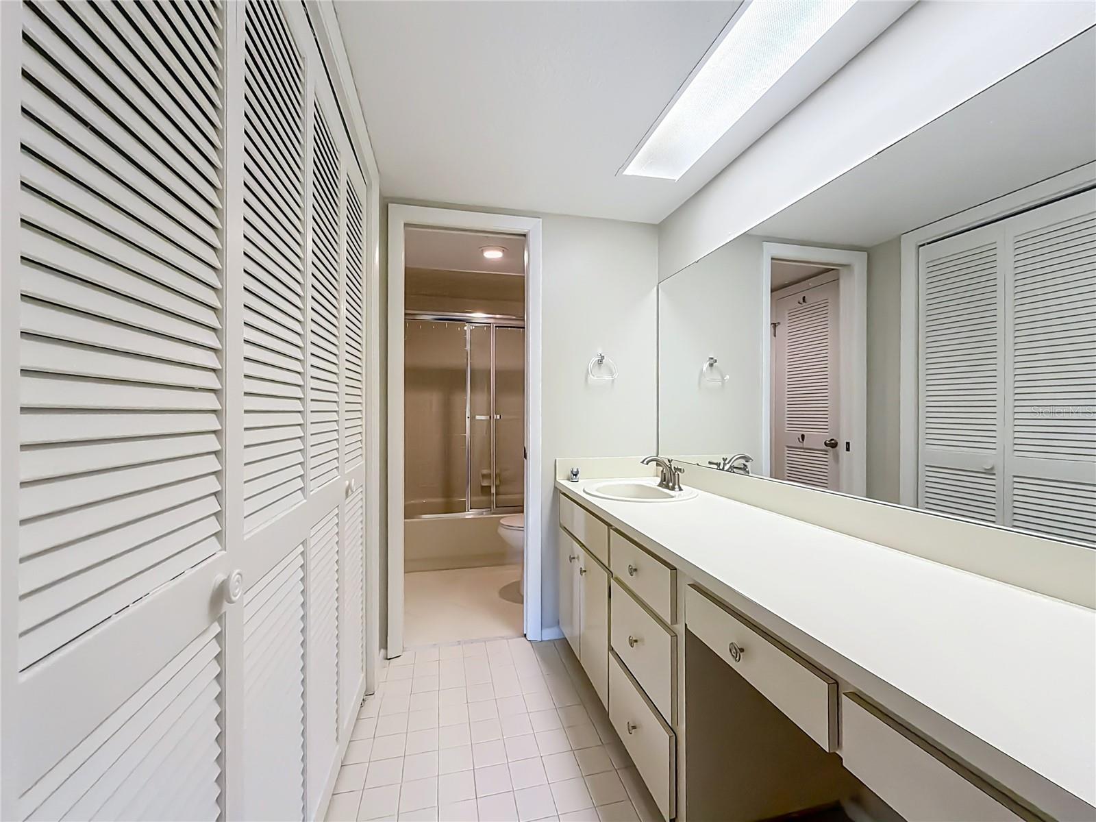 THE BAY VILLAS - Residential