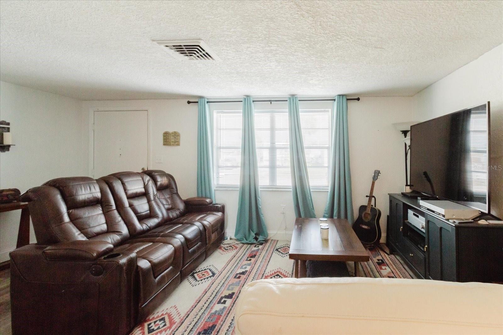 THE LAKES - Residential