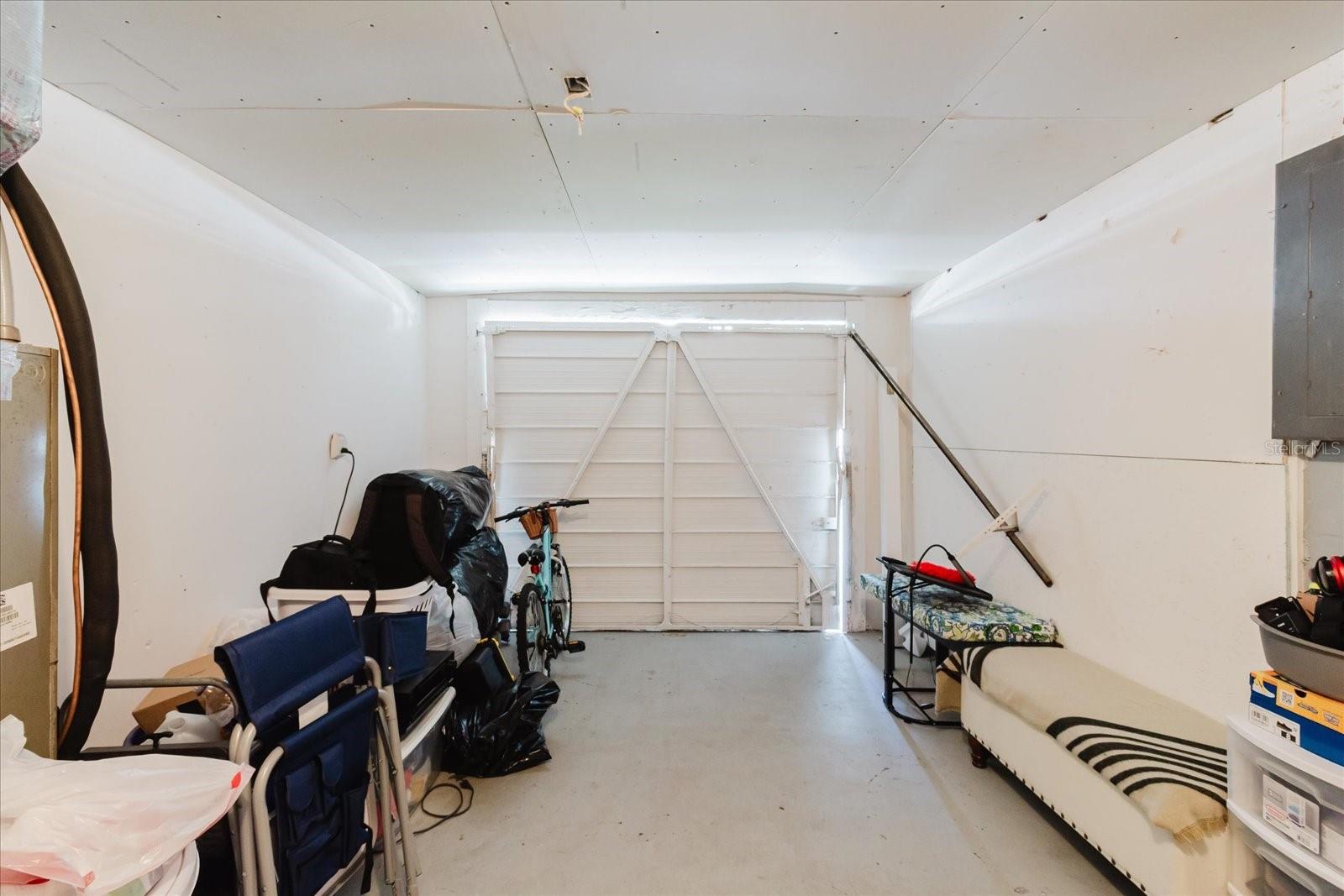 THE LAKES - Residential