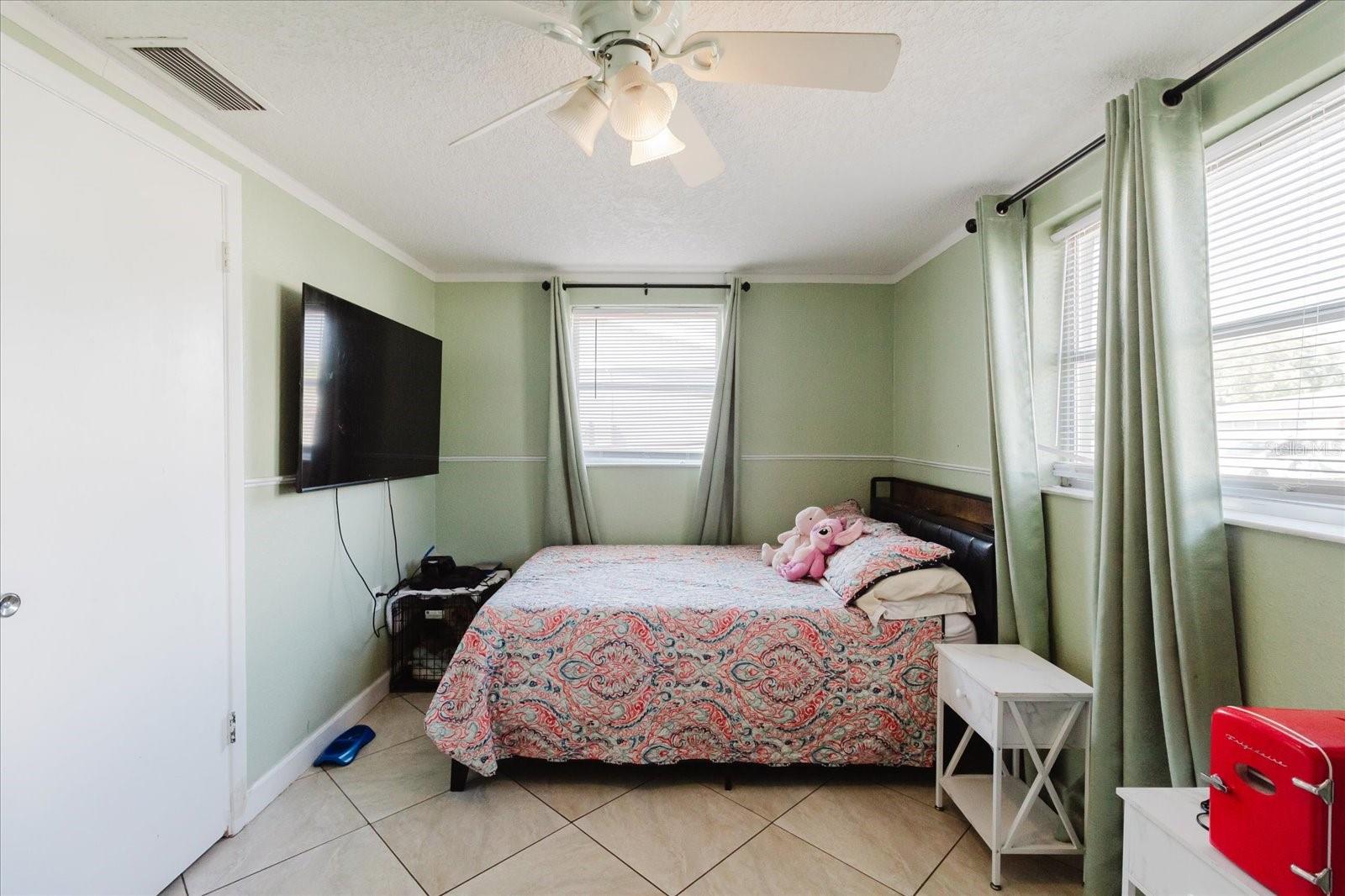 THE LAKES - Residential