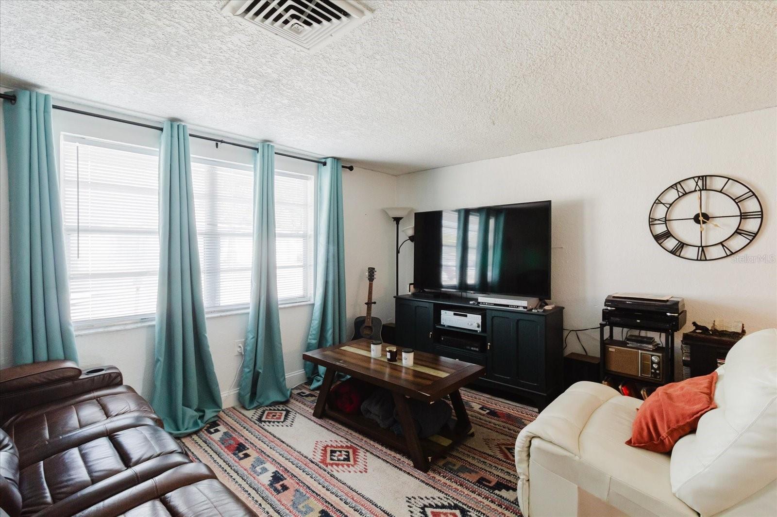 THE LAKES - Residential