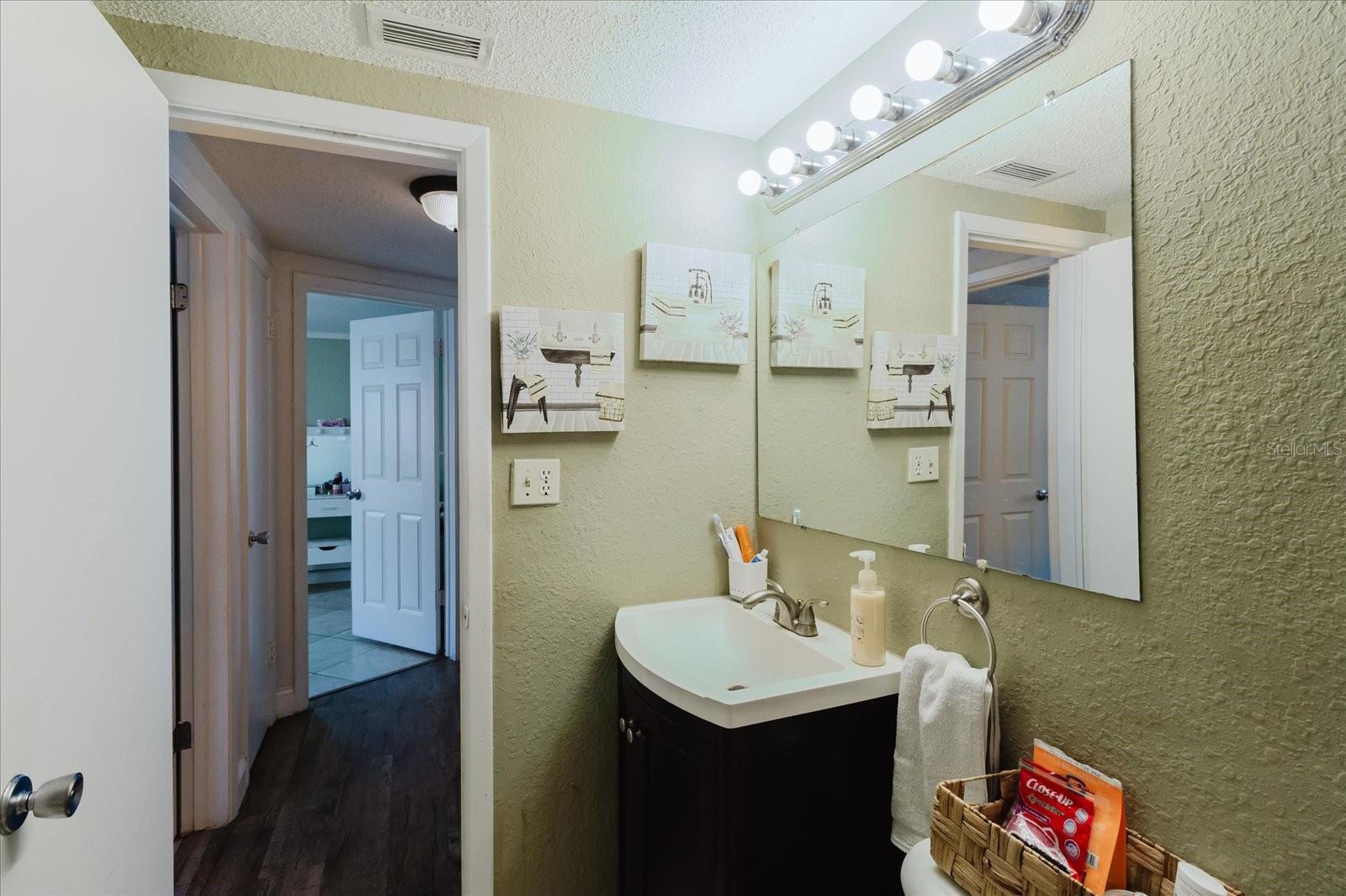 THE LAKES - Residential