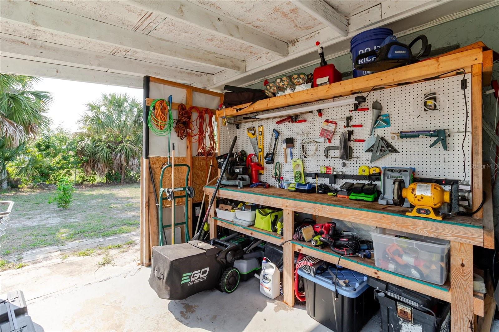 THE LAKES - Residential