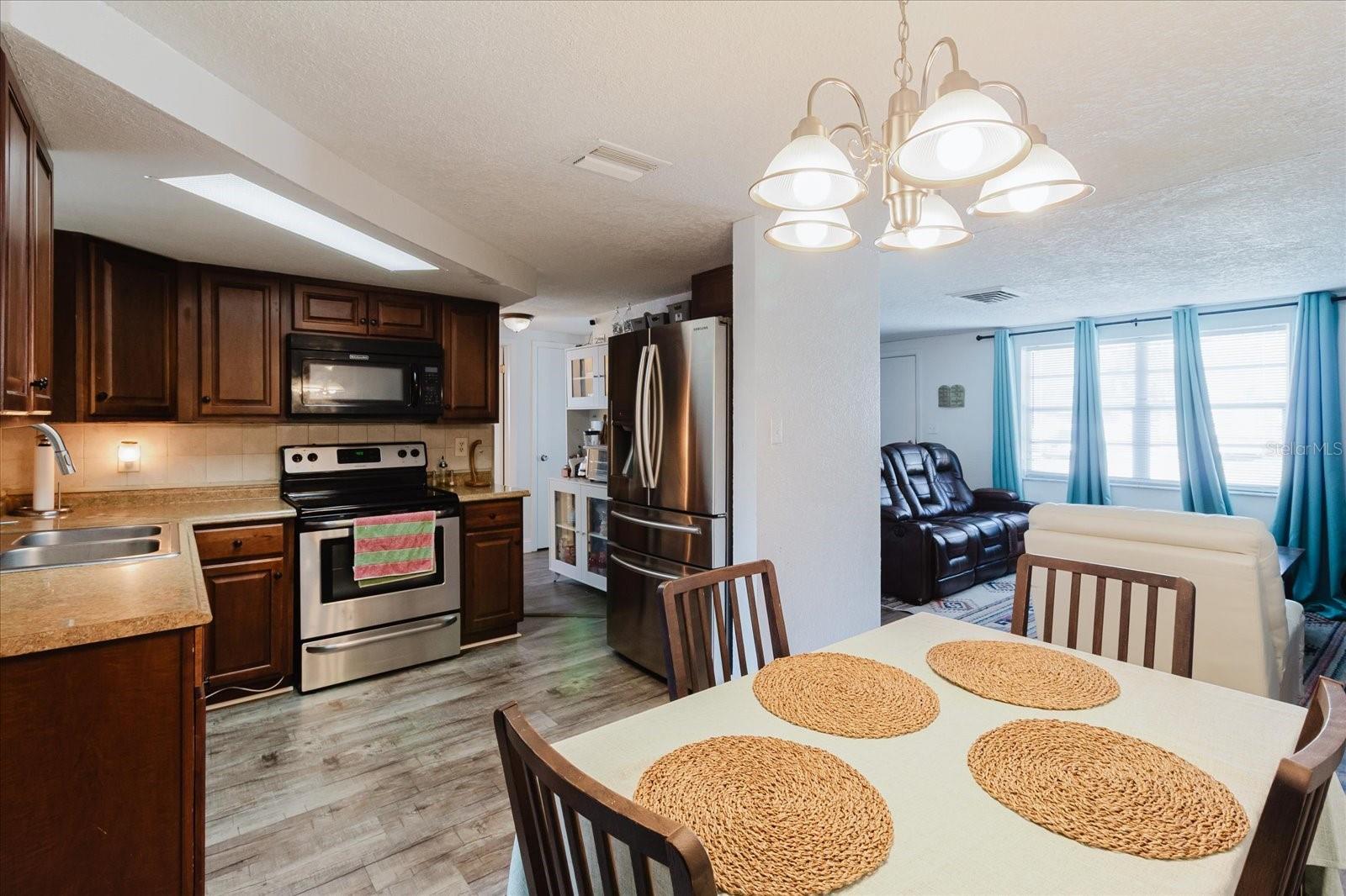 THE LAKES - Residential