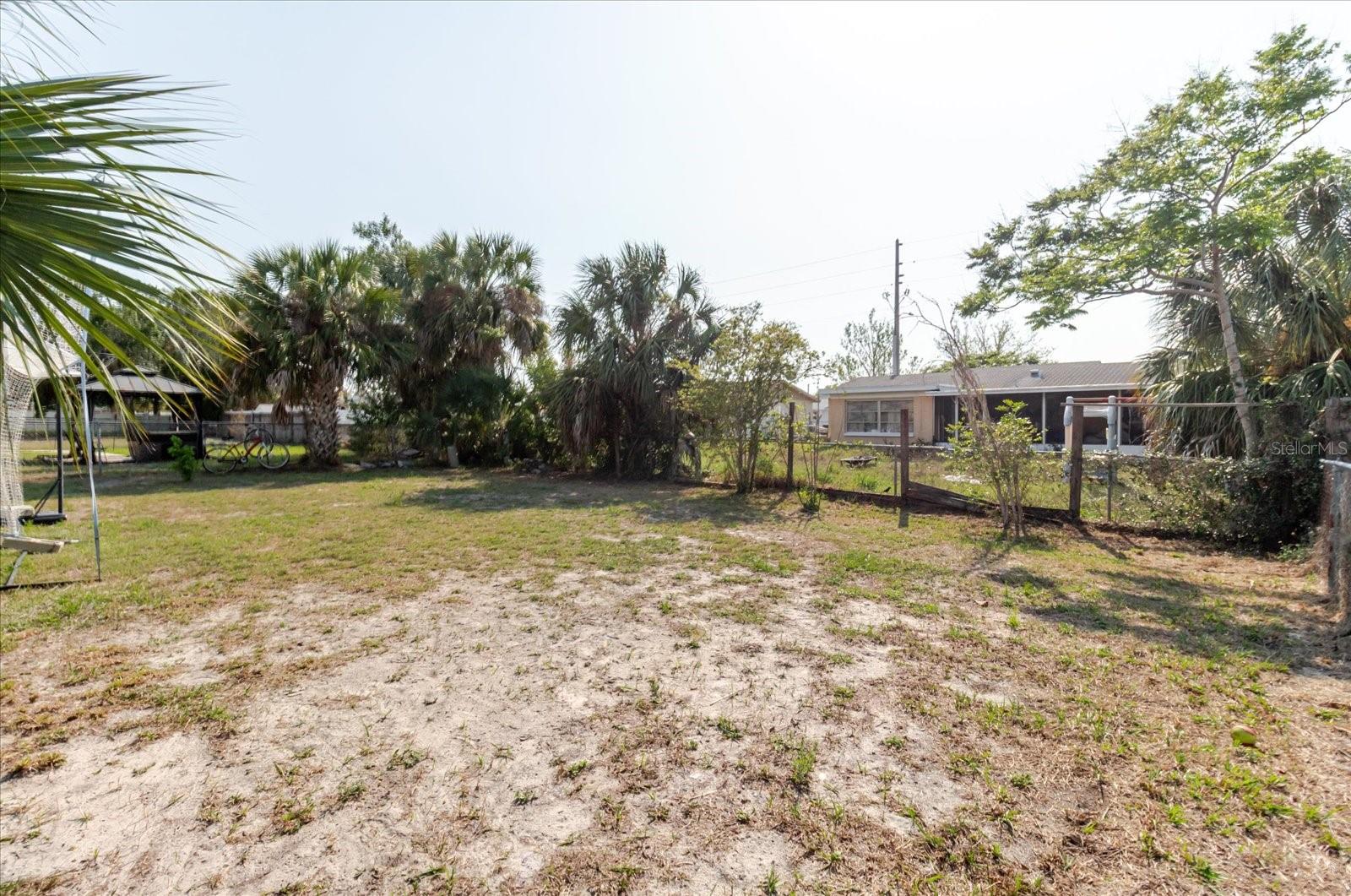 THE LAKES - Residential