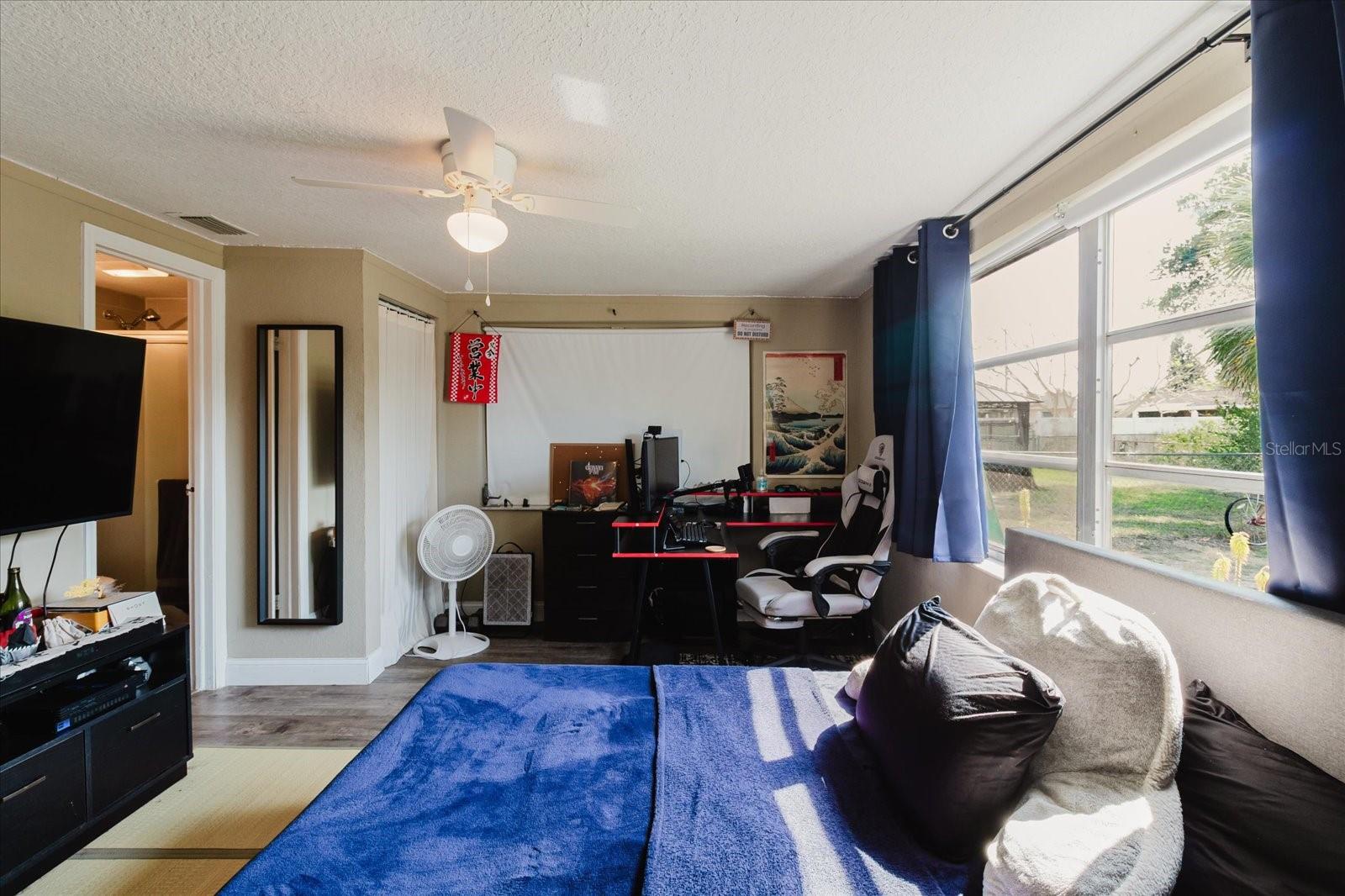 THE LAKES - Residential