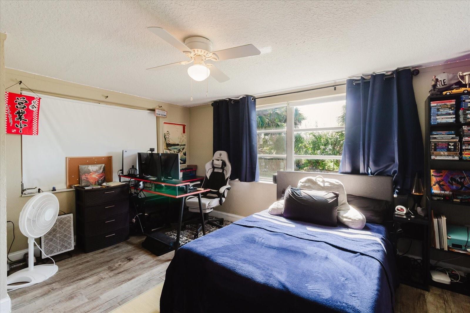 THE LAKES - Residential