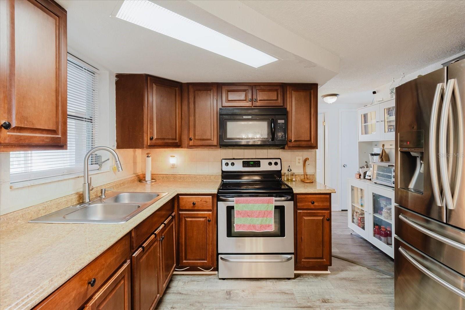 THE LAKES - Residential