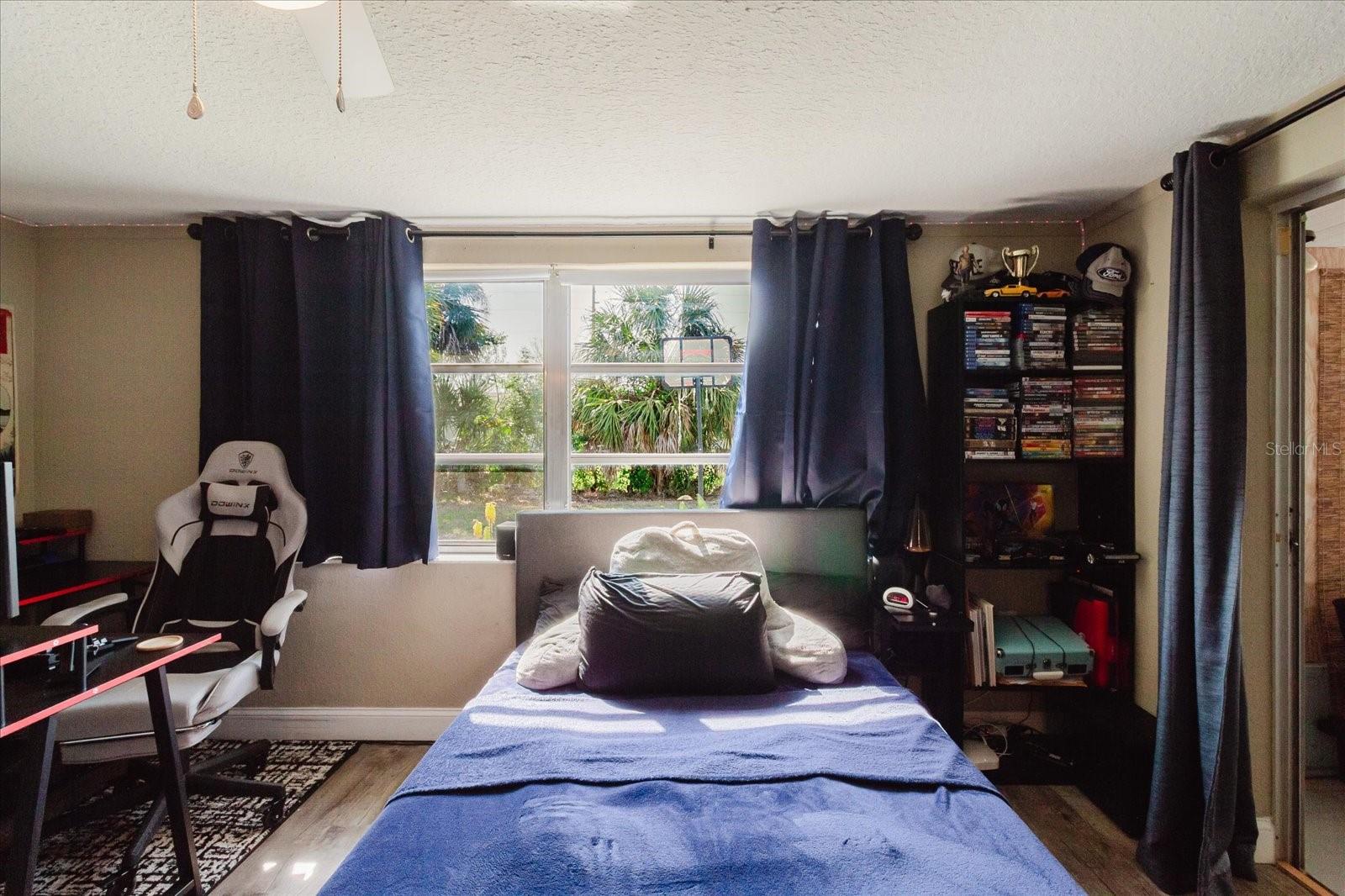 THE LAKES - Residential