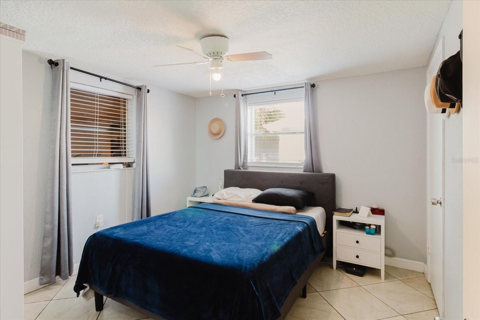 THE LAKES - Residential