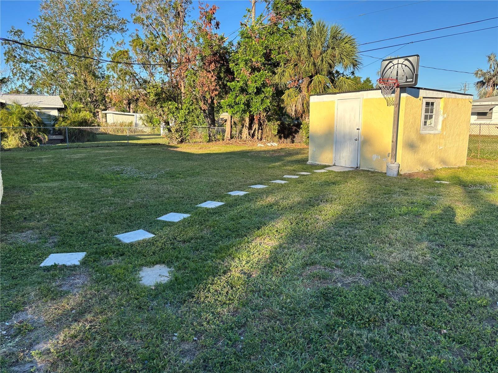 TANGELO PARK FIRST ADD - Residential Lease