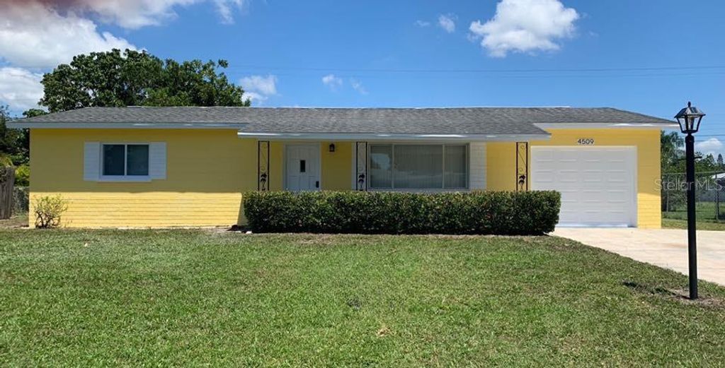 Photo of 4509 Seminole Street, Bradenton, FL 34207 (MLS # A4673472)