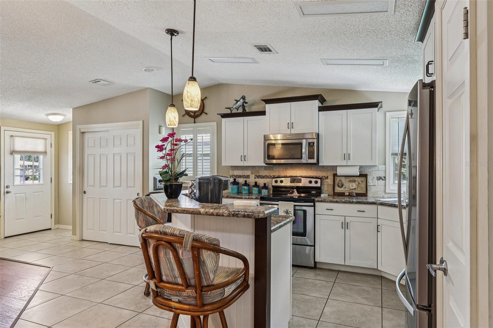 LADY LAKE ORANGE BLOSSOM GARDENS UNIT 08 - Residential